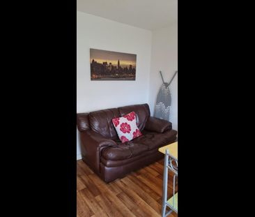 Room in a Shared House, Neptune Close, CB4 - Photo 1