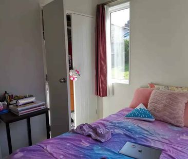 Walking distance to school - Photo 1