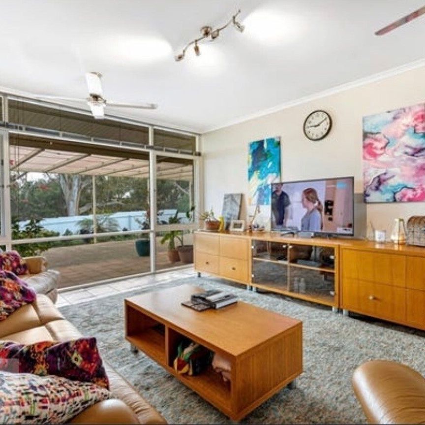 Para Hills - Photo 1