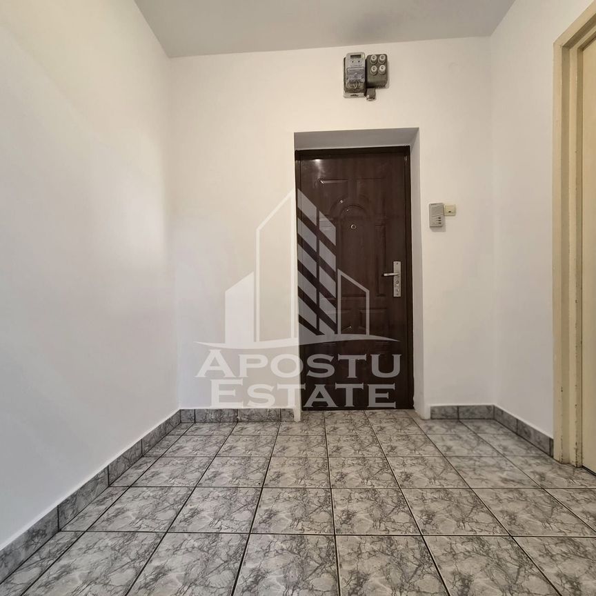 Apartament doua camere,Zona Uta - Fotografie 1