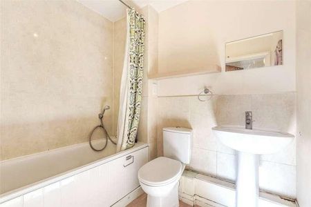 Aveley House, Iliffe Close, Reading, Berkshire, RG1 - Photo 5