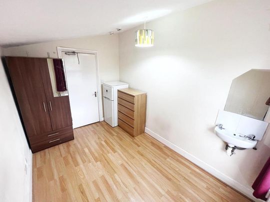 House share to rent - Photo 1