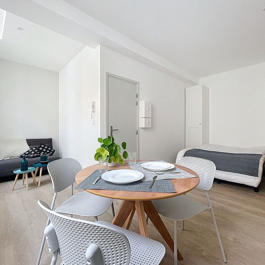 Location Appartement 1 pièce 23m² LA ROCHELLE 17000 - Photo 1