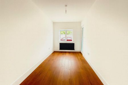 4 bedroom semi-detached house to rent - Photo 3