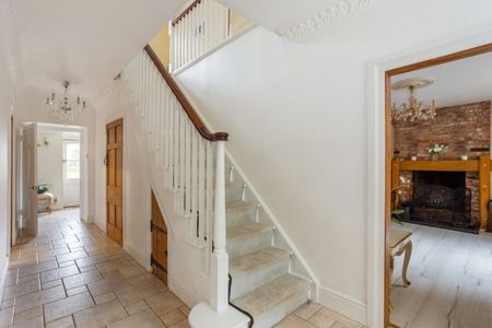 4 bedroom detached house to rent - Photo 3