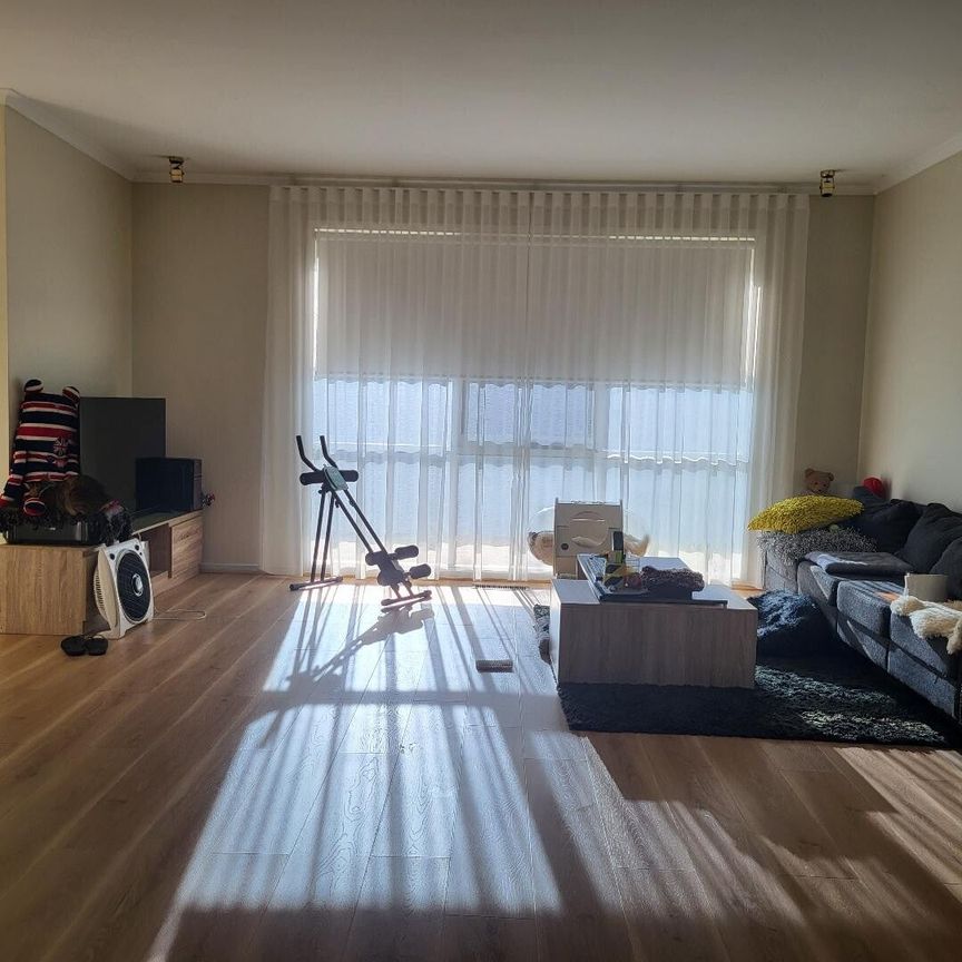 Doncaster East - Photo 1