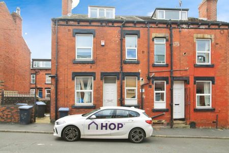 2 bedroom terraced house to rent - Photo 4