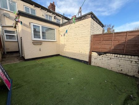 2 bedroom House To Let - Photo 5