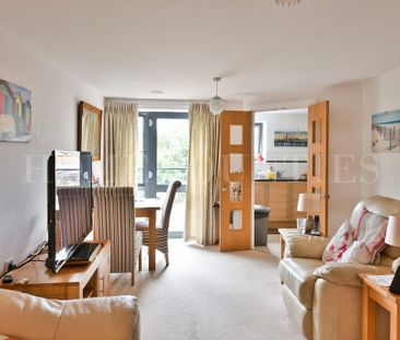 1 bedroom retirement property to rent - Photo 5