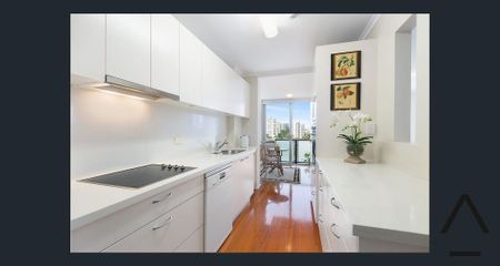 Modern Apartment with Stunning Wraparound Views - Photo 4