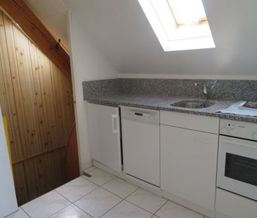 Charmante Dachwohnung zu vermieten - Photo 1