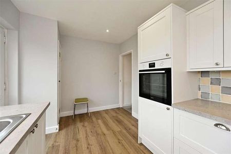 Cambridge Walk, Bognor Regis, PO21 - Photo 2