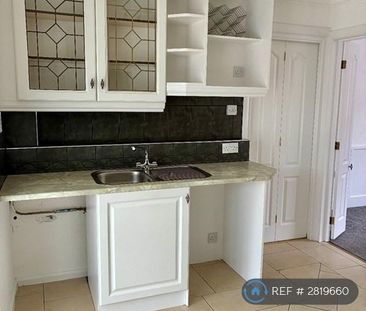 2 bedroom semi-detached house to rent - Photo 4