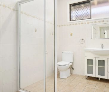 Spacious Three Bedroom Villa - Photo 5