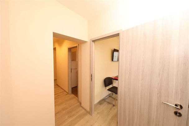 Immobilien-Richter: Top – Neu-möblierte 2-Zimmerwohnung in guter Lage von Düsseldorf-Unterrath - Photo 1