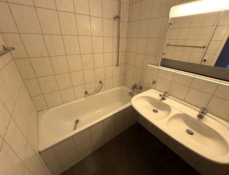 4 1/2-Zimmerwohnung, Parterre links - Foto 5