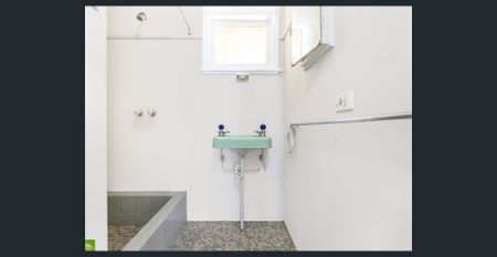 NEAT & TIDY 2 BEDROOM UNIT! - Photo 3