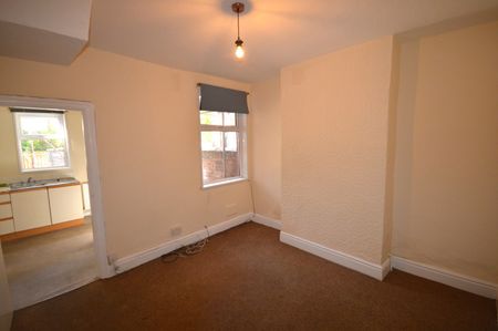 2 bedroom terraced house to rent - Photo 4