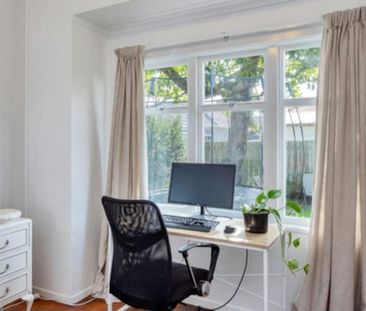 Soaked in Sunshine, Beautiful 3 bedroom home for r - Photo 2