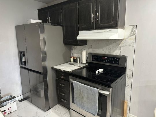 For Lease - 22 Shalom Crescent Unit# Main Floor, Toronto, Ontario - Photo 1