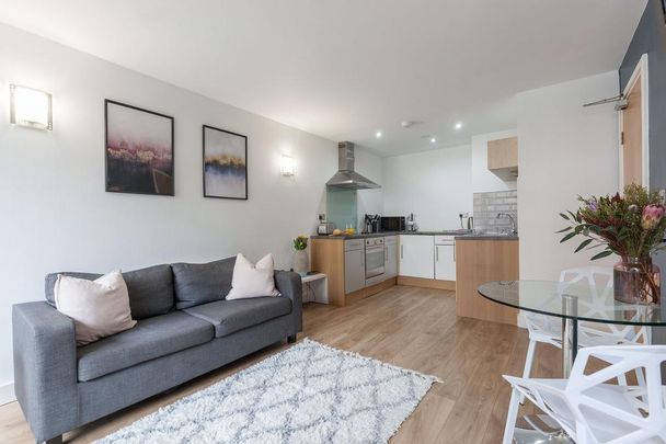 2 bedroom serviced apartment to rent - Photo 1