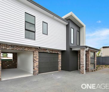 MODERN COMFORT AND CONVENIENCE IN THE HEART OF LAKE ILLAWARRA - Photo 3