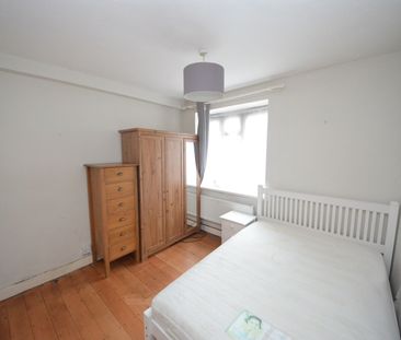 3 Bed Flat, Greenleaf Close, SW2 - Photo 4