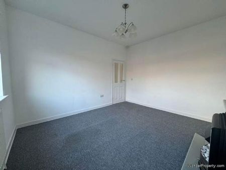 2 bedroom property to rent in Oldham - Photo 5