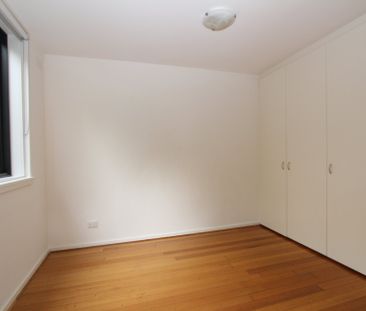 Thinking of selling? Contact our agent - Photo 2