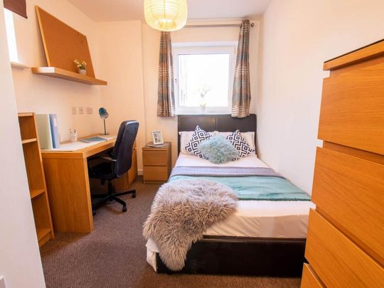 6 bedroom house to rent - Photo 1