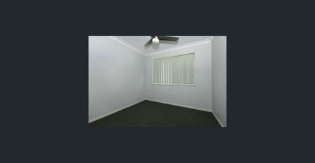 Convenient & Contemporary: Fantastic 3-Bedroom Home Ready in Sought-After Glenvale! - Photo 3