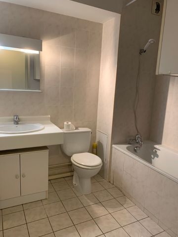Location Appartement 1 pièce 33m² - Photo 2