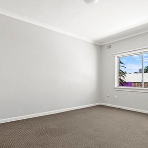 1 Bedroom Unit in Central Cronulla - Photo 2