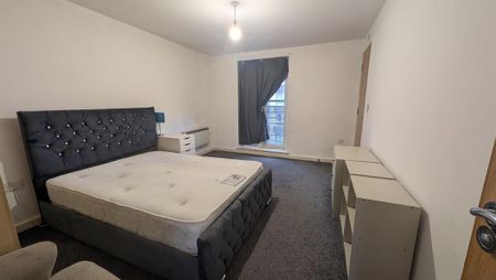 3 bedroom apartment to rent - Photo 3