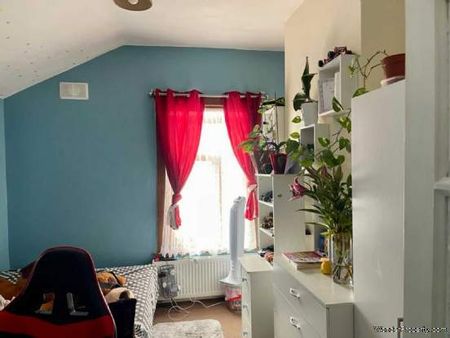 3 bedroom property to rent in London - Photo 3