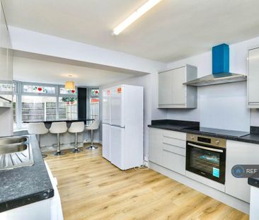 1 bedroom in a house share to rent - Photo 5