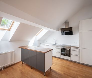 ++NEU++ Raum für Ihre Auszeit! Klimatisierte 3-Zimmer-Dachgeschossmiete mit Terrasse und Gartennutzung – ohne Lift - Foto 2