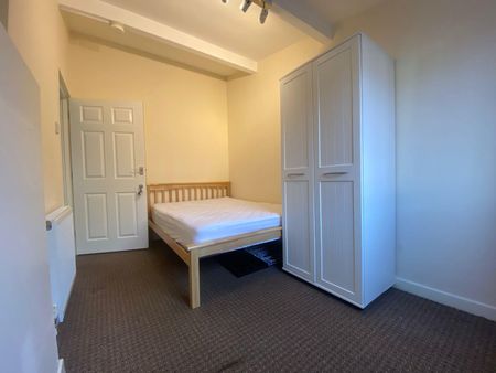 Dobson Road, Bolton - Photo 2