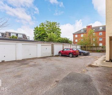 3 bedroom apartment to rent - Photo 1