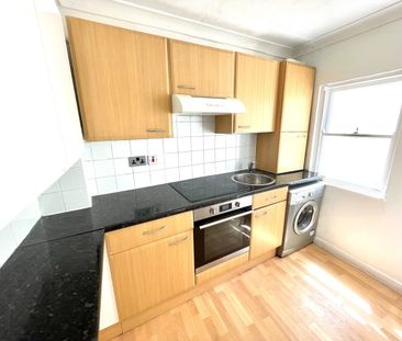 Studio Flat, Guildford Road, BN1 - Photo 3