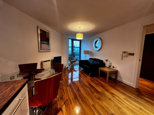 1 Bed Flat, St. George Building, LS1 - Photo 1