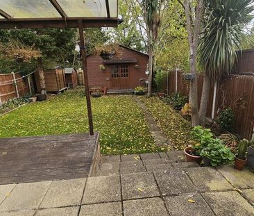 4 bedroom semi-detached house to rent - Photo 5