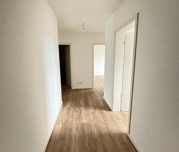 **Moderne 3-Zimmer mit Sonnen-Balkon, FBHZ, im EG in Salzgitter-Thiede!** - Foto 1