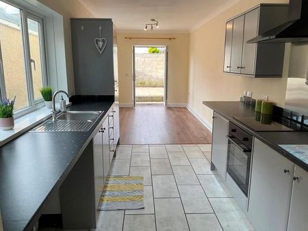 3 bedroom terraced house to rent - Photo 5