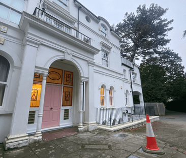 West Hill, Harrow, HA2 - Photo 1