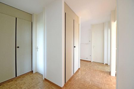 2.5 pièces dans un quartier très familial et proche de toute commodité - Photo 2