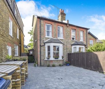 3 bedroom semi-detached house to rent - Photo 2