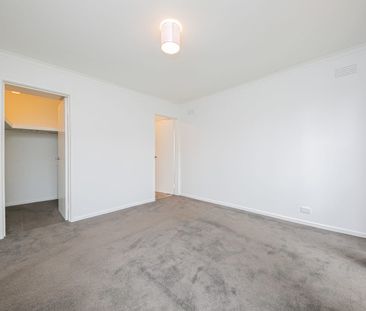 Split-Level Family Home - Photo 4