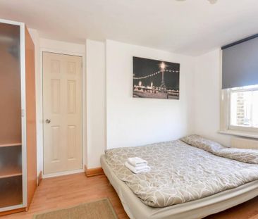 Flat 13 West Cromwell Road, Earls Court SW5 9QL - Photo 1