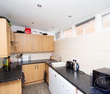 5 bedroom detached house to rent - Photo 6